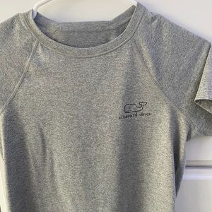 Vineyard vines tshirt